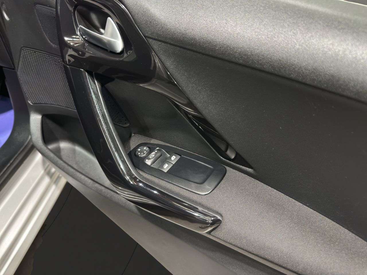 2014 PEUGEOT 208 2014 PEUGEOT 208