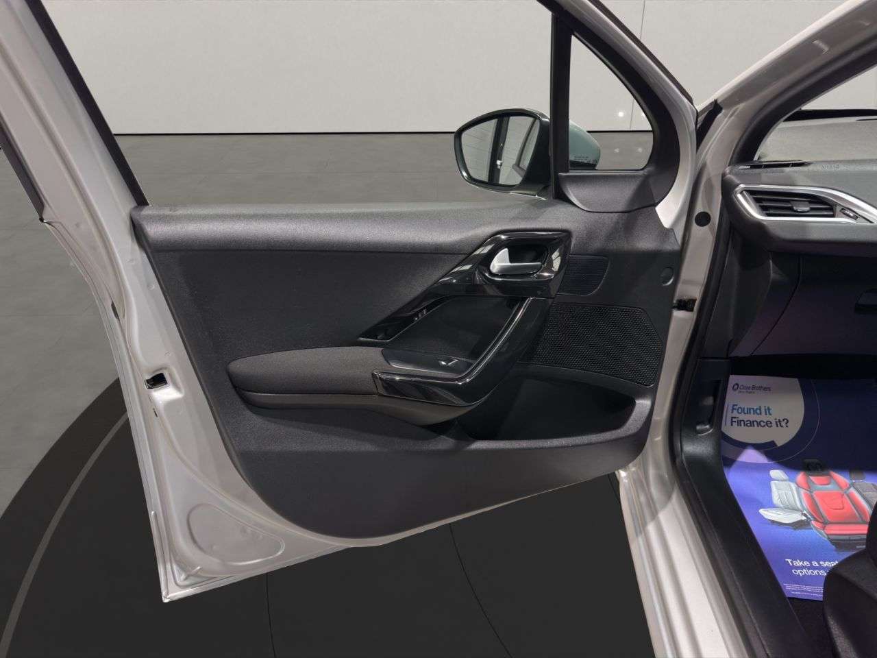 2014 PEUGEOT 208 2014 PEUGEOT 208