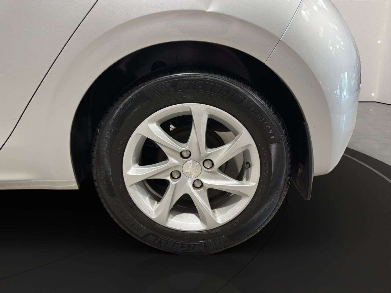 2014 PEUGEOT 208 2014 PEUGEOT 208