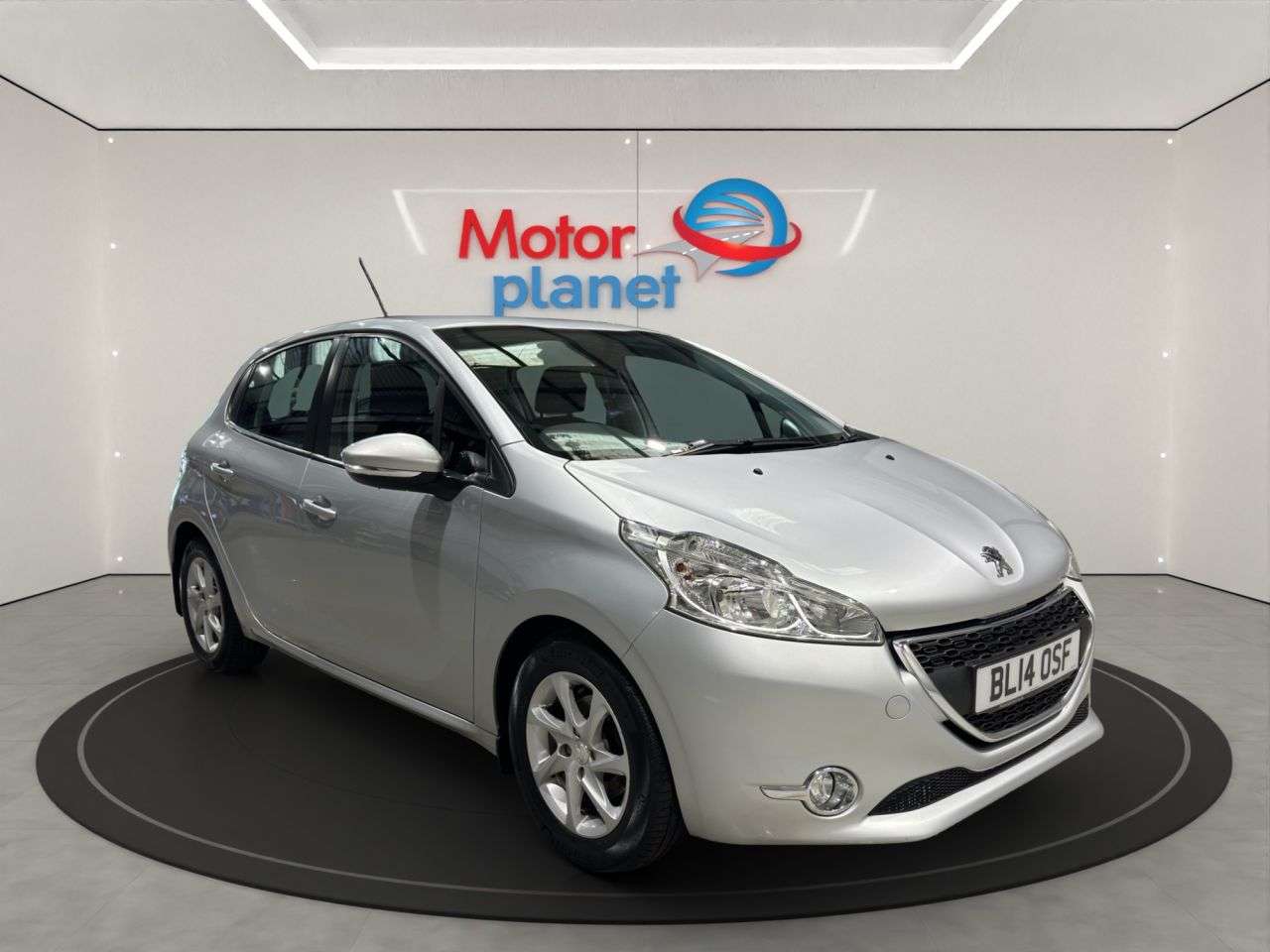 A 2014 PEUGEOT 208 1.4 HDi Active Hatchback 5dr Diesel Manual Euro 5 (70 ps) A 2014 PEUGEOT 208 1.4 HDi Active Hatchback 5dr Diesel Manual Euro 5 (70 ps)