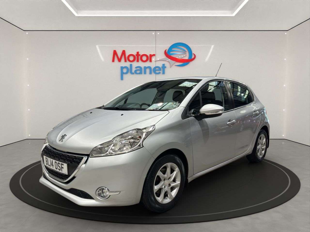 A 2014 PEUGEOT 208 1.4 HDi Active Hatchback 5dr Diesel Manual Euro 5 (70 ps) A 2014 PEUGEOT 208 1.4 HDi Active Hatchback 5dr Diesel Manual Euro 5 (70 ps)