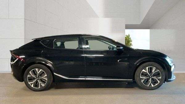 A 2022 KIA EV6 77.4kWh Air Hatchback 5dr Electric Auto (225 bhp) A 2022 KIA EV6 77.4kWh Air Hatchback 5dr Electric Auto (225 bhp)