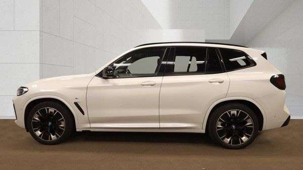 A 2022 BMW IX3 80kWh M Sport Pro SUV 5dr Electric Auto (286 ps) A 2022 BMW IX3 80kWh M Sport Pro SUV 5dr Electric Auto (286 ps)