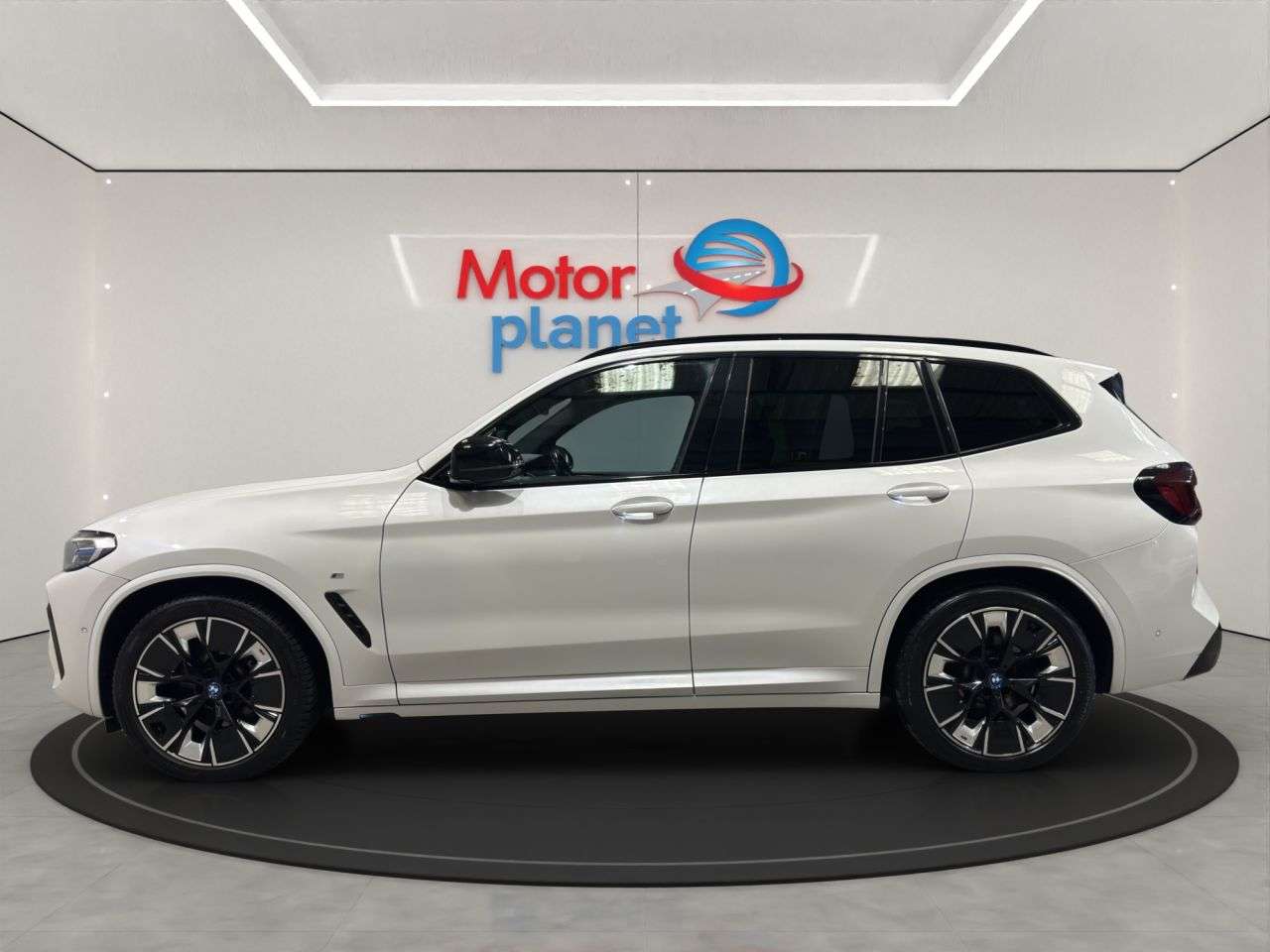 A 2022 BMW IX3 80kWh M Sport Pro SUV 5dr Electric Auto (286 ps) A 2022 BMW IX3 80kWh M Sport Pro SUV 5dr Electric Auto (286 ps)