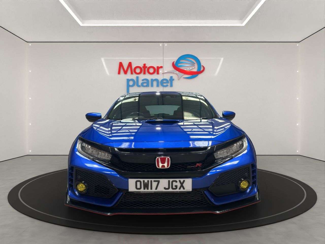 A 2017 HONDA CIVIC 2.0 i-VTEC Type R GT Hatchback 5dr Petrol Manual Euro 6 (s/s) (320 ps) A 2017 HONDA CIVIC 2.0 i-VTEC Type R GT Hatchback 5dr Petrol Manual Euro 6 (s/s) (320 ps)