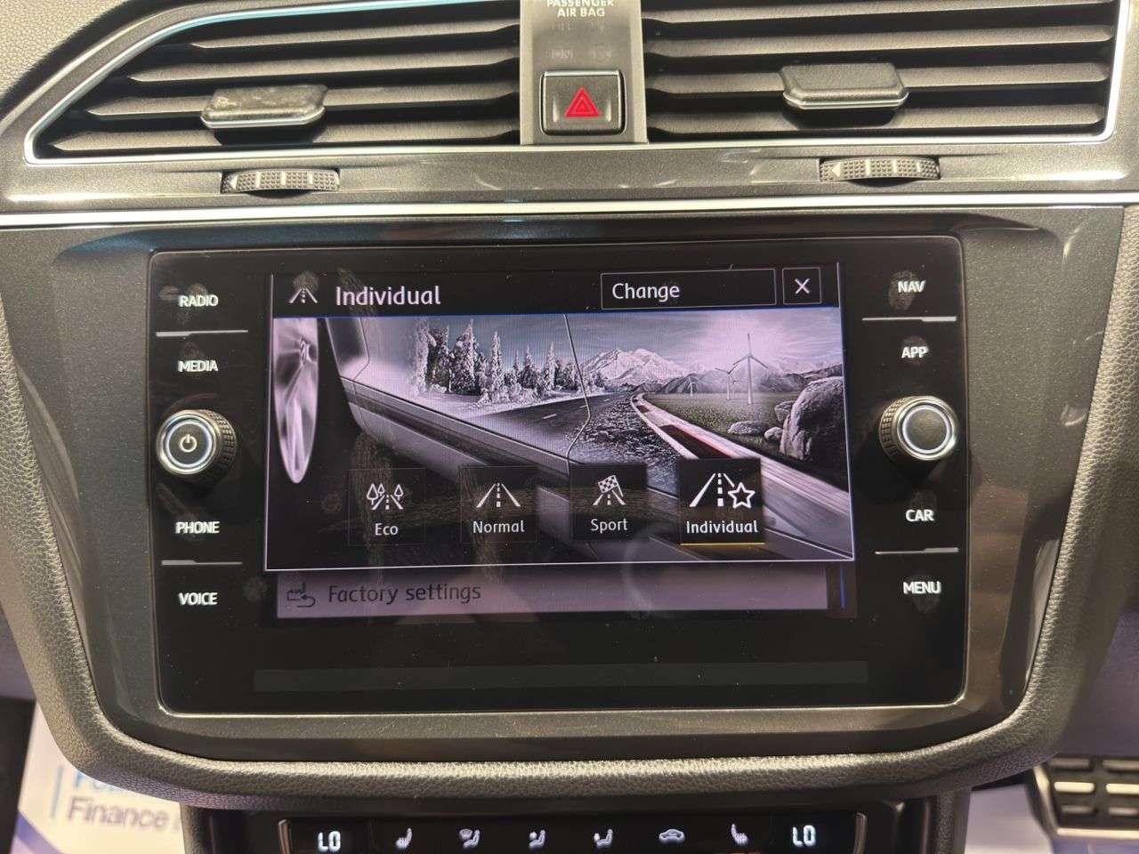 2017 VOLKSWAGEN TIGUAN 2017 VOLKSWAGEN TIGUAN