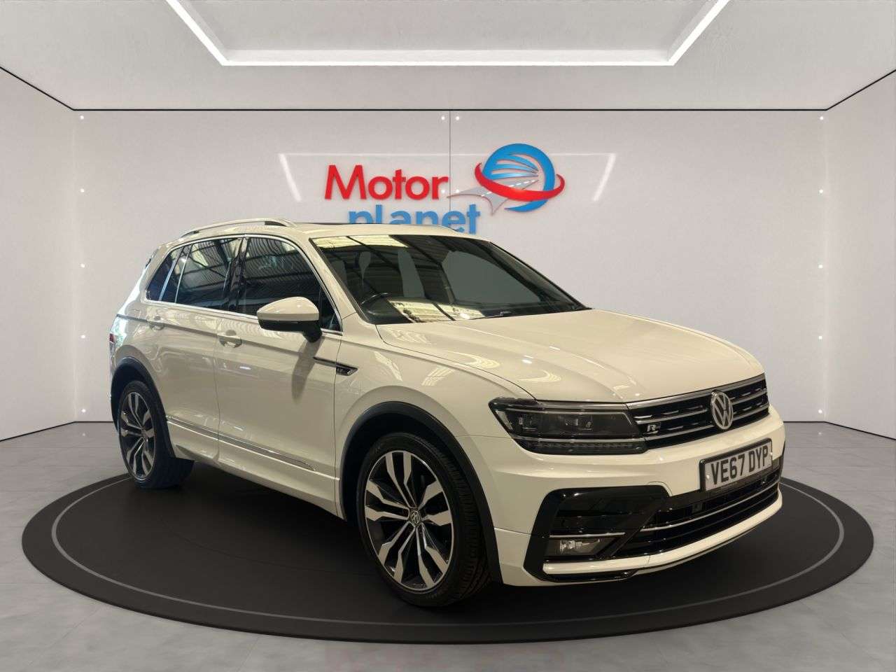A 2017 VOLKSWAGEN TIGUAN 2.0 TDI R-Line SUV 5dr Diesel DSG 4Motion Euro 6 (s/s) (150 ps) A 2017 VOLKSWAGEN TIGUAN 2.0 TDI R-Line SUV 5dr Diesel DSG 4Motion Euro 6 (s/s) (150 ps)