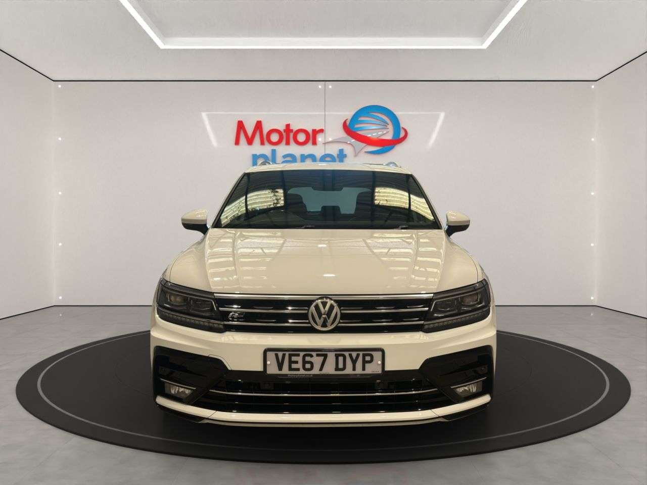 A 2017 VOLKSWAGEN TIGUAN 2.0 TDI R-Line SUV 5dr Diesel DSG 4Motion Euro 6 (s/s) (150 ps) A 2017 VOLKSWAGEN TIGUAN 2.0 TDI R-Line SUV 5dr Diesel DSG 4Motion Euro 6 (s/s) (150 ps)