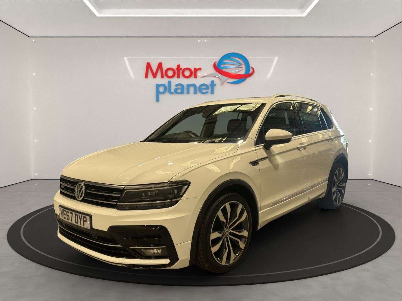 A 2017 VOLKSWAGEN TIGUAN 2.0 TDI R-Line SUV 5dr Diesel DSG 4Motion Euro 6 (s/s) (150 ps) A 2017 VOLKSWAGEN TIGUAN 2.0 TDI R-Line SUV 5dr Diesel DSG 4Motion Euro 6 (s/s) (150 ps)