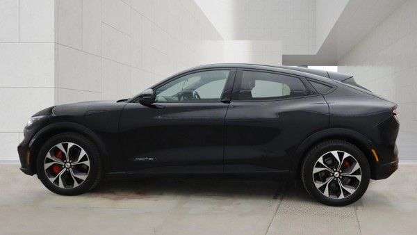 A 2022 FORD MUSTANG MACH-E Extended Range 91kWh SUV 5dr Electric Automatic AWD (351 ps) A 2022 FORD MUSTANG MACH-E Extended Range 91kWh SUV 5dr Electric Automatic AWD (351 ps)