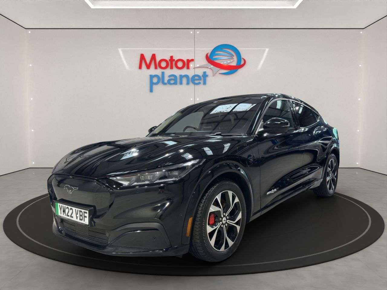 A 2022 FORD MUSTANG MACH-E Extended Range 91kWh SUV 5dr Electric Automatic AWD (351 ps) A 2022 FORD MUSTANG MACH-E Extended Range 91kWh SUV 5dr Electric Automatic AWD (351 ps)