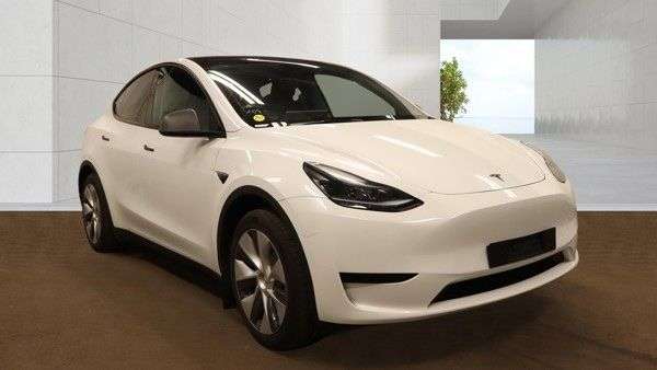 A 2023 TESLA MODEL Y SUV 5dr Electric Auto RWD (346 ps) A 2023 TESLA MODEL Y SUV 5dr Electric Auto RWD (346 ps)