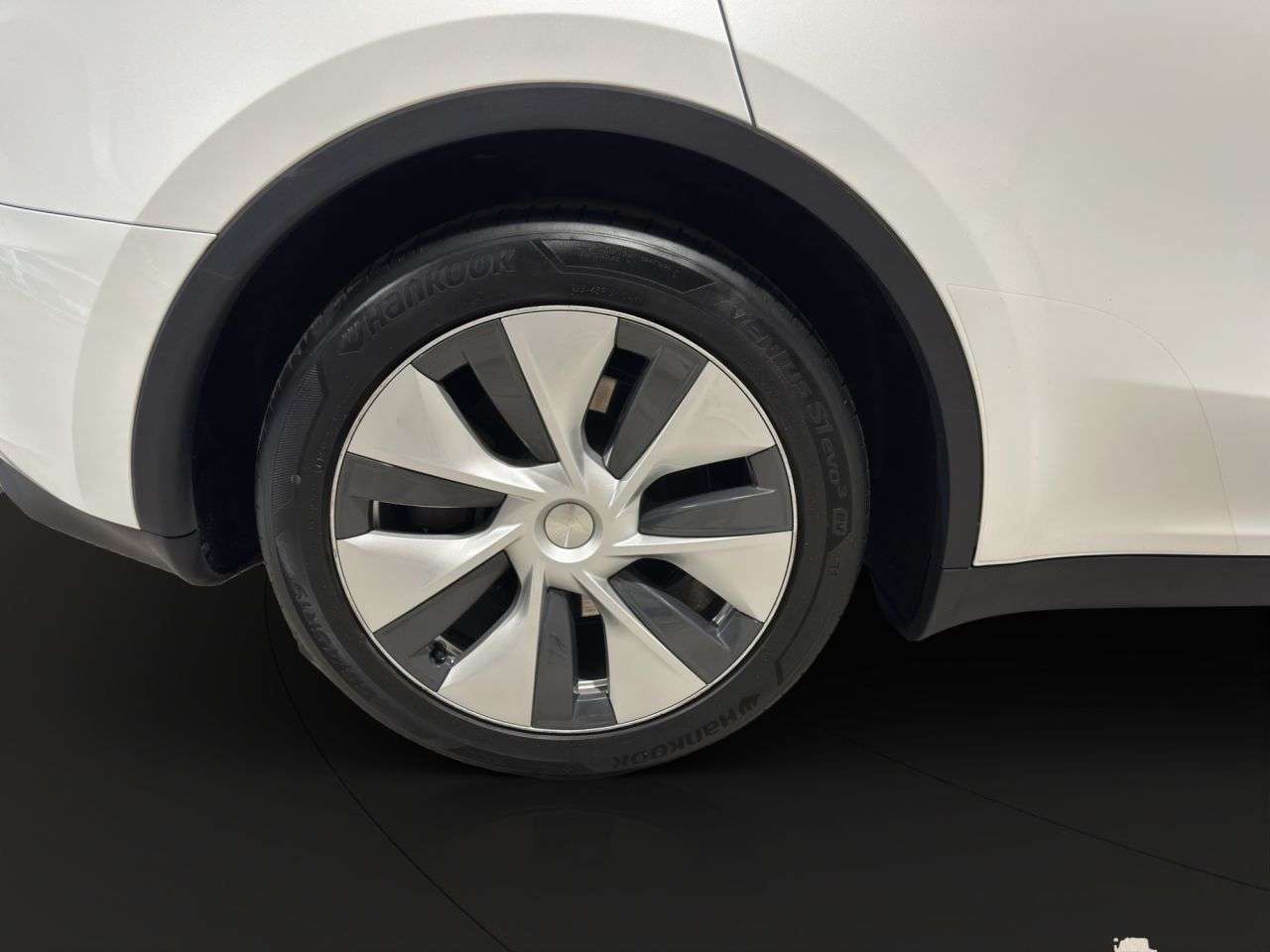 2023 TESLA MODEL Y 2023 TESLA MODEL Y