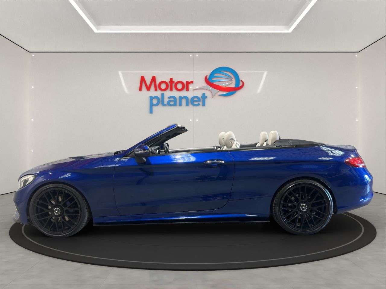 A 2017 MERCEDES-BENZ C CLASS 2.1 C220d AMG Line Cabriolet 2dr Diesel G-Tronic+ Euro 6 (s/s) (170 ps) A 2017 MERCEDES-BENZ C CLASS 2.1 C220d AMG Line Cabriolet 2dr Diesel G-Tronic+ Euro 6 (s/s) (170 ps)