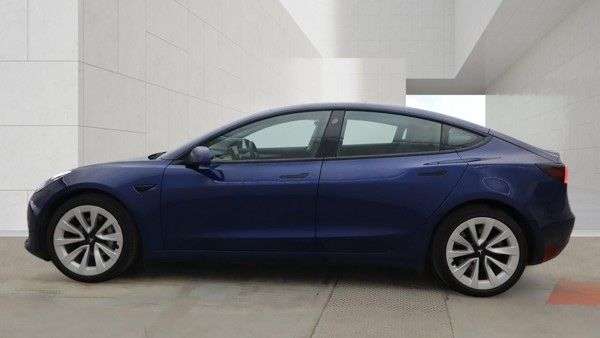 A 2021 TESLA MODEL 3 (Dual Motor) Long Range Saloon 4dr Electric Auto 4WDE (346 ps) A 2021 TESLA MODEL 3 (Dual Motor) Long Range Saloon 4dr Electric Auto 4WDE (346 ps)
