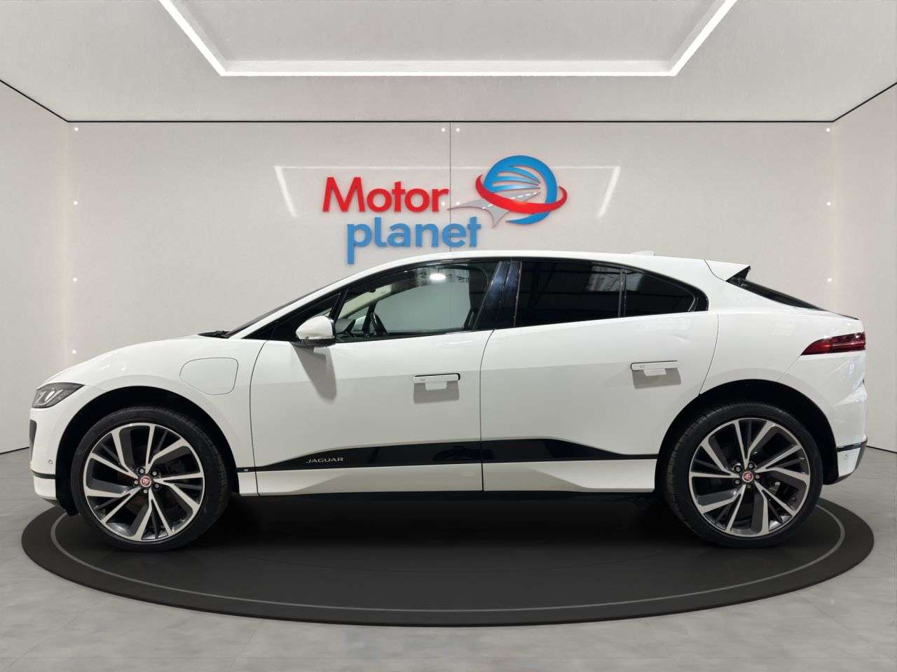 A 2020 JAGUAR I-PACE 400 90kWh S SUV 5dr Electric Auto 4WD (400 ps) A 2020 JAGUAR I-PACE 400 90kWh S SUV 5dr Electric Auto 4WD (400 ps)
