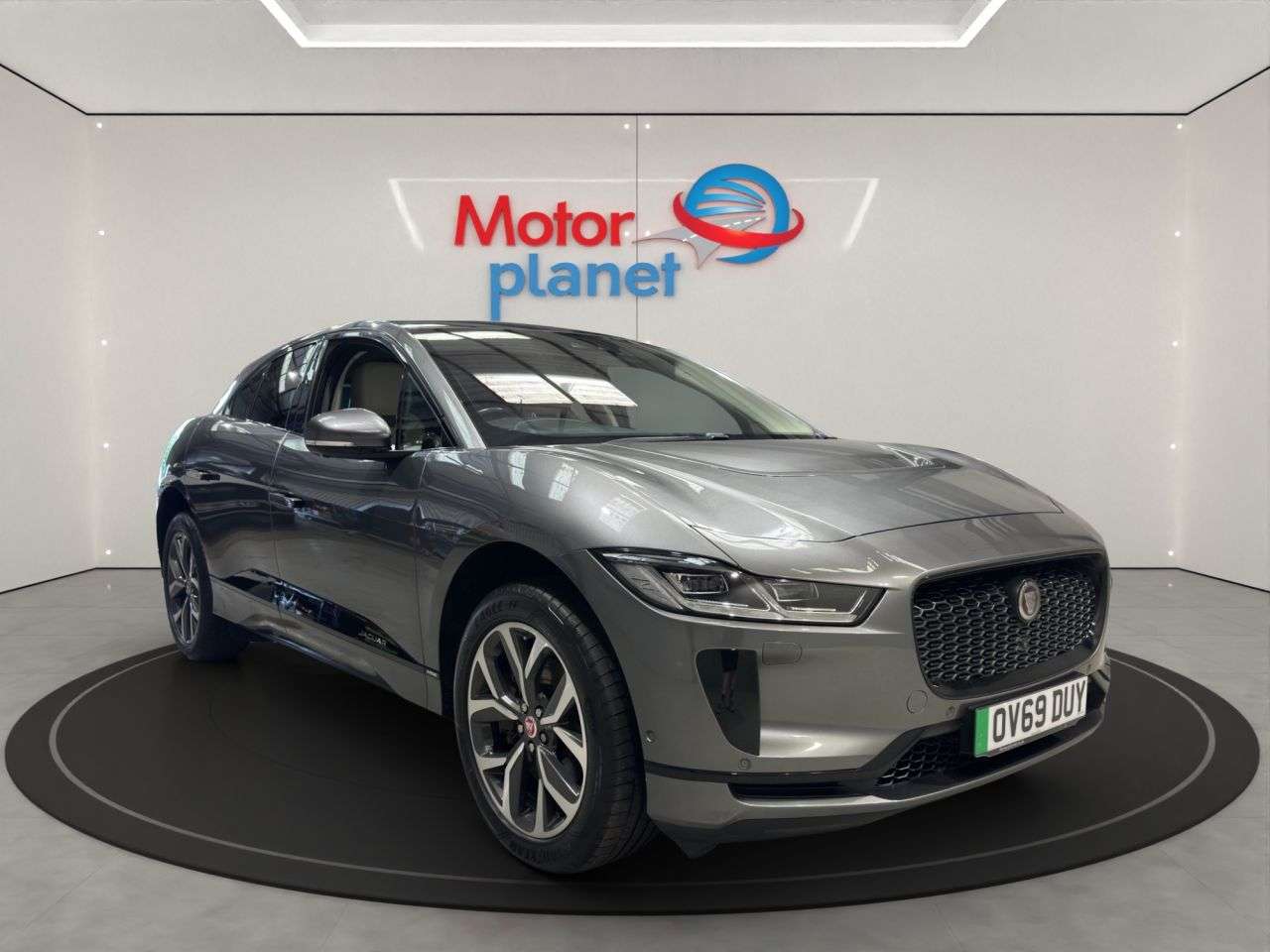 A 2019 JAGUAR I-PACE 400 90kWh HSE SUV 5dr Electric Auto 4WD (400 ps) A 2019 JAGUAR I-PACE 400 90kWh HSE SUV 5dr Electric Auto 4WD (400 ps)