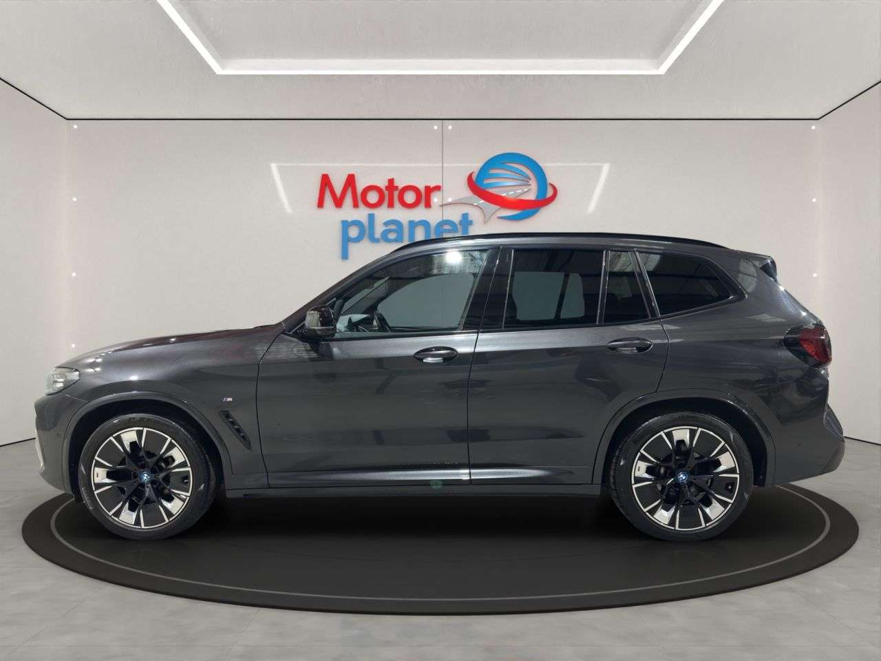 A 2022 BMW IX3 80kWh M Sport Pro SUV 5dr Electric Auto (286 ps) A 2022 BMW IX3 80kWh M Sport Pro SUV 5dr Electric Auto (286 ps)