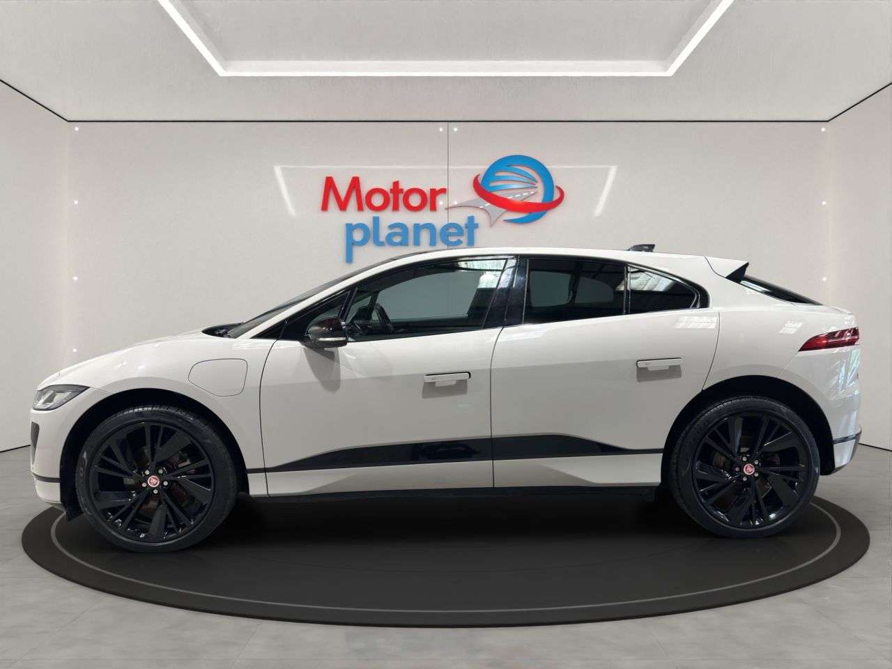 A 2023 JAGUAR I-PACE 400 90kWh HSE Black SUV 5dr Electric Auto 4WD (400 ps) A 2023 JAGUAR I-PACE 400 90kWh HSE Black SUV 5dr Electric Auto 4WD (400 ps)