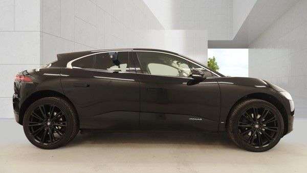 A 2019 JAGUAR I-PACE 400 90kWh SE SUV 5dr Electric Auto 4WD (400 ps) A 2019 JAGUAR I-PACE 400 90kWh SE SUV 5dr Electric Auto 4WD (400 ps)