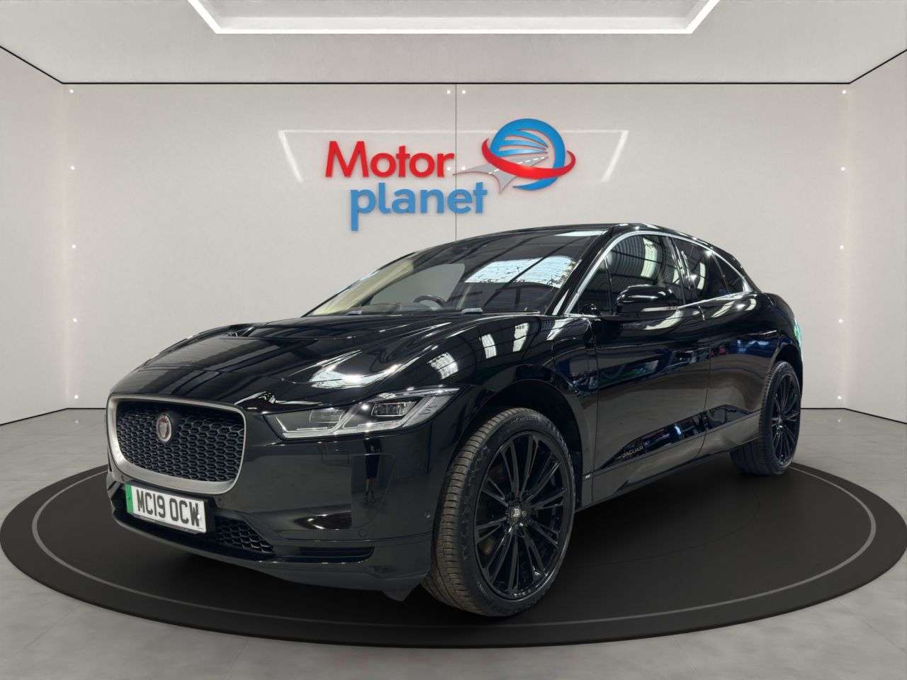 A 2019 JAGUAR I-PACE 400 90kWh SE SUV 5dr Electric Auto 4WD (400 ps) A 2019 JAGUAR I-PACE 400 90kWh SE SUV 5dr Electric Auto 4WD (400 ps)