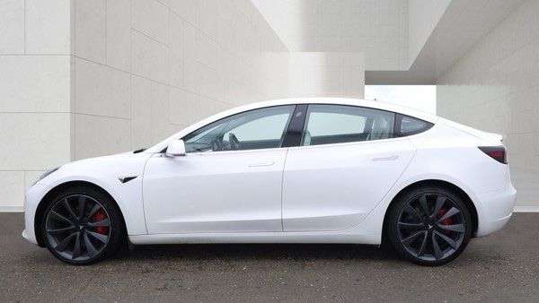 A 2020 TESLA MODEL 3 (Dual Motor) Performance Saloon 4dr Electric Auto 4WDE (Performance Upgrade A 2020 TESLA MODEL 3 (Dual Motor) Performance Saloon 4dr Electric Auto 4WDE (Performance Upgrade
