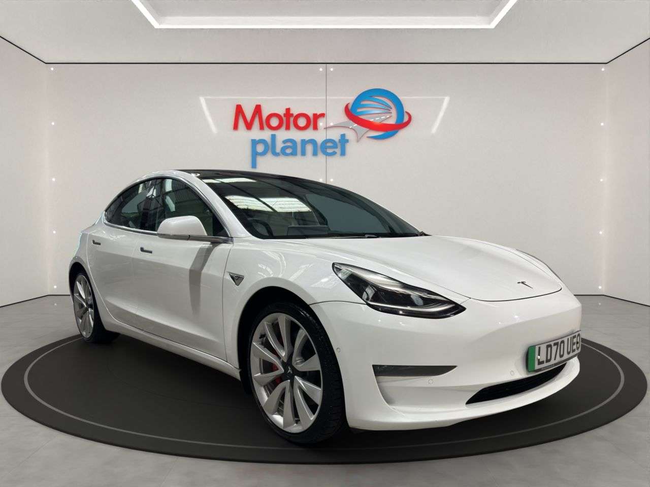 A 2020 TESLA MODEL 3 (Dual Motor) Performance Saloon 4dr Electric Auto 4WDE (Performance Upgrade A 2020 TESLA MODEL 3 (Dual Motor) Performance Saloon 4dr Electric Auto 4WDE (Performance Upgrade