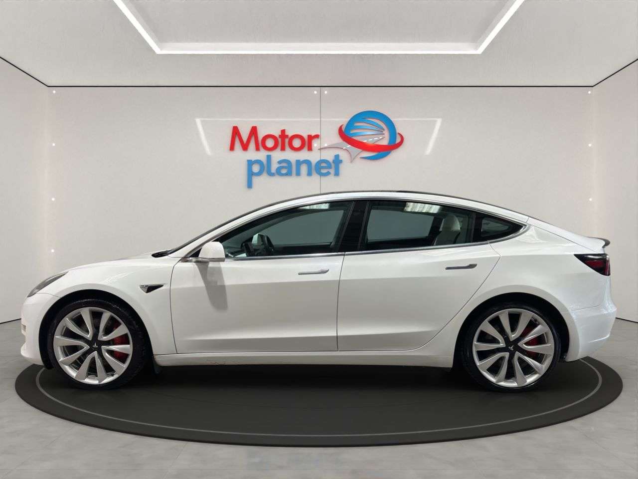 A 2020 TESLA MODEL 3 (Dual Motor) Performance Saloon 4dr Electric Auto 4WDE (Performance Upgrade A 2020 TESLA MODEL 3 (Dual Motor) Performance Saloon 4dr Electric Auto 4WDE (Performance Upgrade