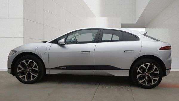 A 2020 JAGUAR I-PACE 400 90kWh HSE SUV 5dr Electric Auto 4WD (400 ps) A 2020 JAGUAR I-PACE 400 90kWh HSE SUV 5dr Electric Auto 4WD (400 ps)