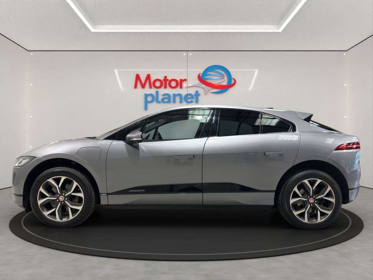A 2020 JAGUAR I-PACE 400 90kWh HSE SUV 5dr Electric Auto 4WD (400 ps) A 2020 JAGUAR I-PACE 400 90kWh HSE SUV 5dr Electric Auto 4WD (400 ps)