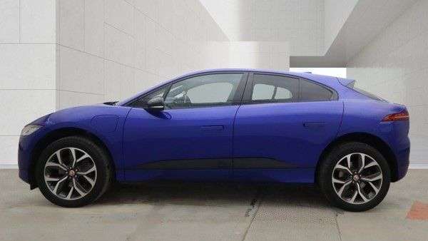 A 2022 JAGUAR I-PACE 400 90kWh HSE Black SUV 5dr Electric Auto 4WD (400 ps) A 2022 JAGUAR I-PACE 400 90kWh HSE Black SUV 5dr Electric Auto 4WD (400 ps)