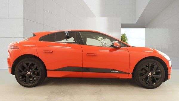 A 2019 JAGUAR I-PACE 400 90kWh S SUV 5dr Electric Auto 4WD (400 ps) A 2019 JAGUAR I-PACE 400 90kWh S SUV 5dr Electric Auto 4WD (400 ps)