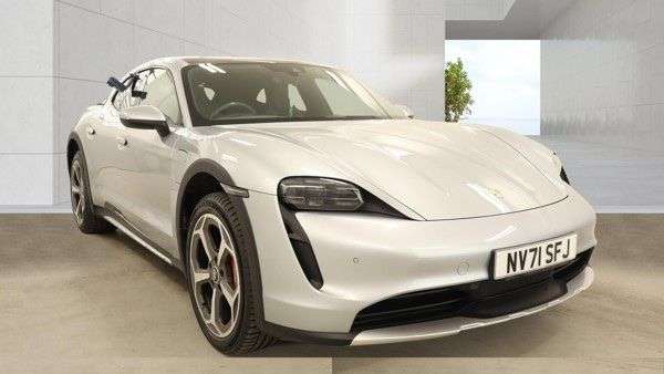 A 2022 PORSCHE TAYCAN Performance Plus 93.4kWh 4S Cross Turismo 5dr Electric Auto 4WD (11kW Charg A 2022 PORSCHE TAYCAN Performance Plus 93.4kWh 4S Cross Turismo 5dr Electric Auto 4WD (11kW Charg