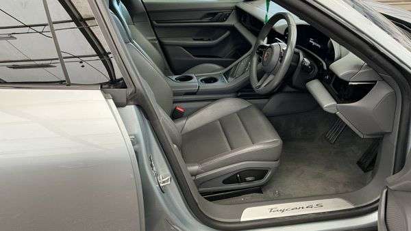 2022 PORSCHE TAYCAN 2022 PORSCHE TAYCAN