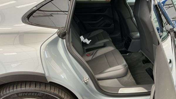 2022 PORSCHE TAYCAN 2022 PORSCHE TAYCAN