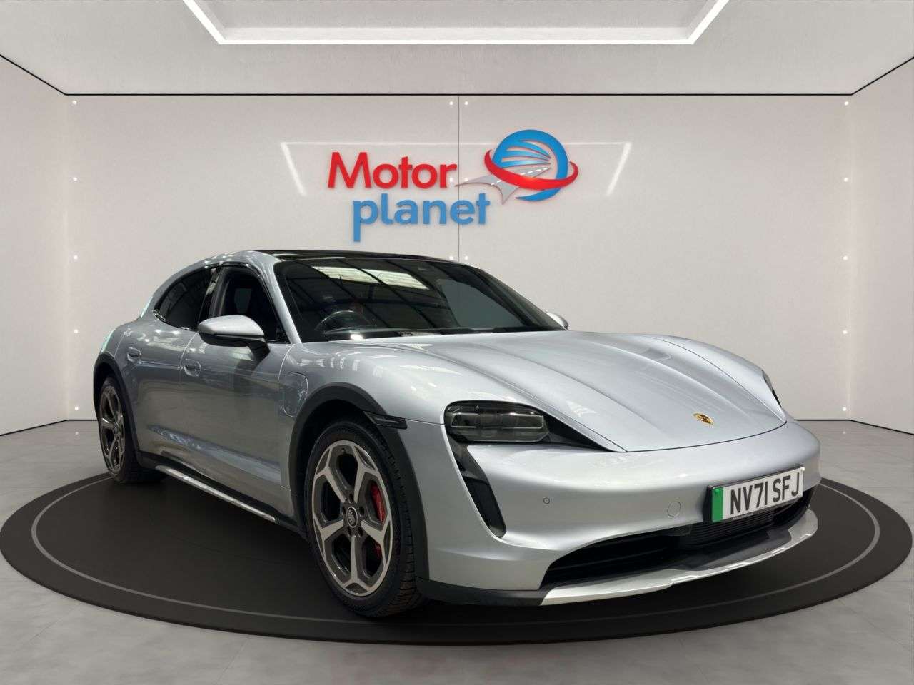 A 2022 PORSCHE TAYCAN Performance Plus 93.4kWh 4S Cross Turismo 5dr Electric Auto 4WD (11kW Charg A 2022 PORSCHE TAYCAN Performance Plus 93.4kWh 4S Cross Turismo 5dr Electric Auto 4WD (11kW Charg