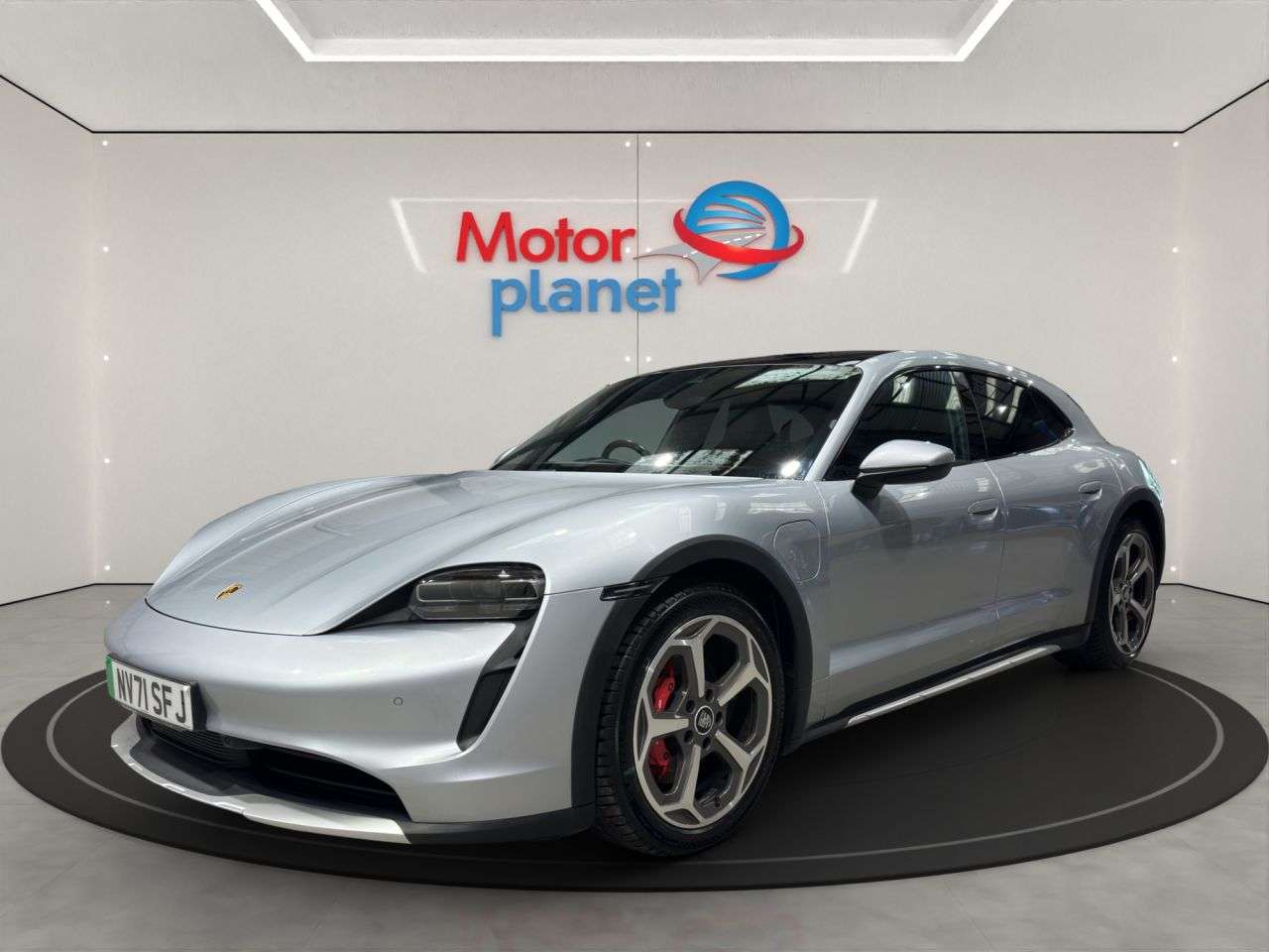 A 2022 PORSCHE TAYCAN Performance Plus 93.4kWh 4S Cross Turismo 5dr Electric Auto 4WD (11kW Charg A 2022 PORSCHE TAYCAN Performance Plus 93.4kWh 4S Cross Turismo 5dr Electric Auto 4WD (11kW Charg