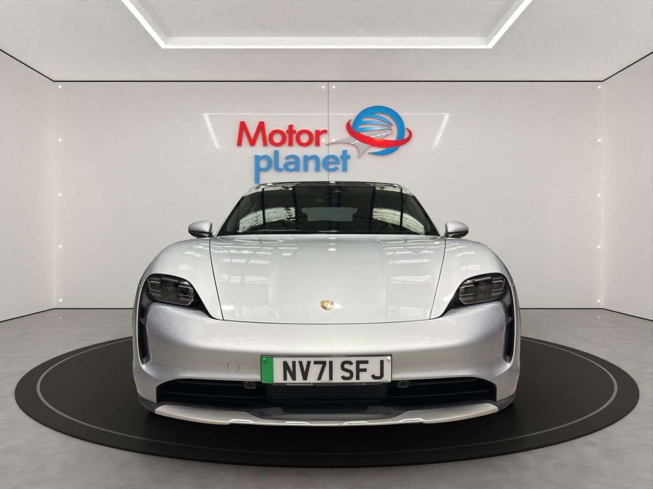 A 2022 PORSCHE TAYCAN Performance Plus 93.4kWh 4S Cross Turismo 5dr Electric Auto 4WD (11kW Charg A 2022 PORSCHE TAYCAN Performance Plus 93.4kWh 4S Cross Turismo 5dr Electric Auto 4WD (11kW Charg