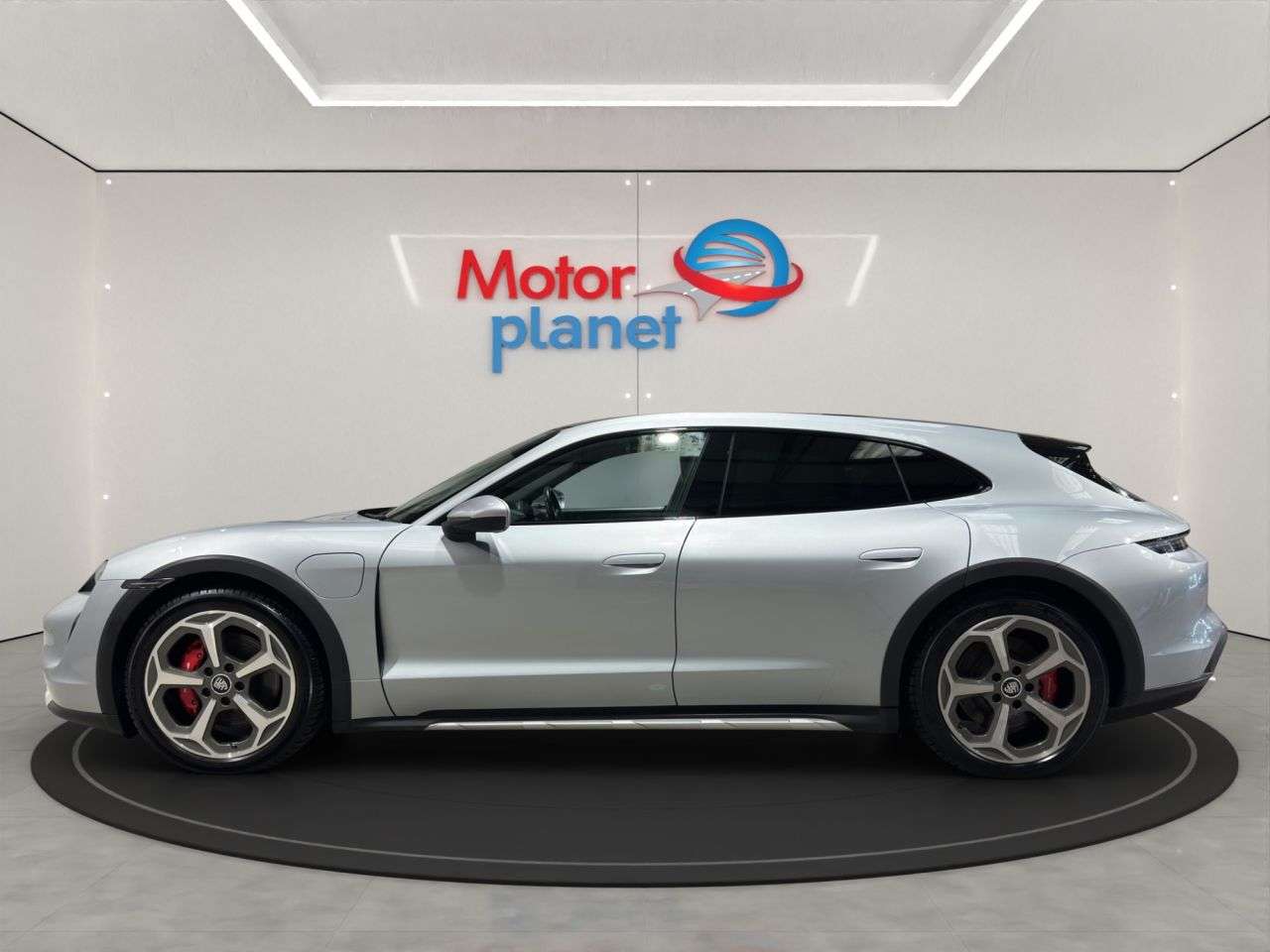 A 2022 PORSCHE TAYCAN Performance Plus 93.4kWh 4S Cross Turismo 5dr Electric Auto 4WD (11kW Charg A 2022 PORSCHE TAYCAN Performance Plus 93.4kWh 4S Cross Turismo 5dr Electric Auto 4WD (11kW Charg