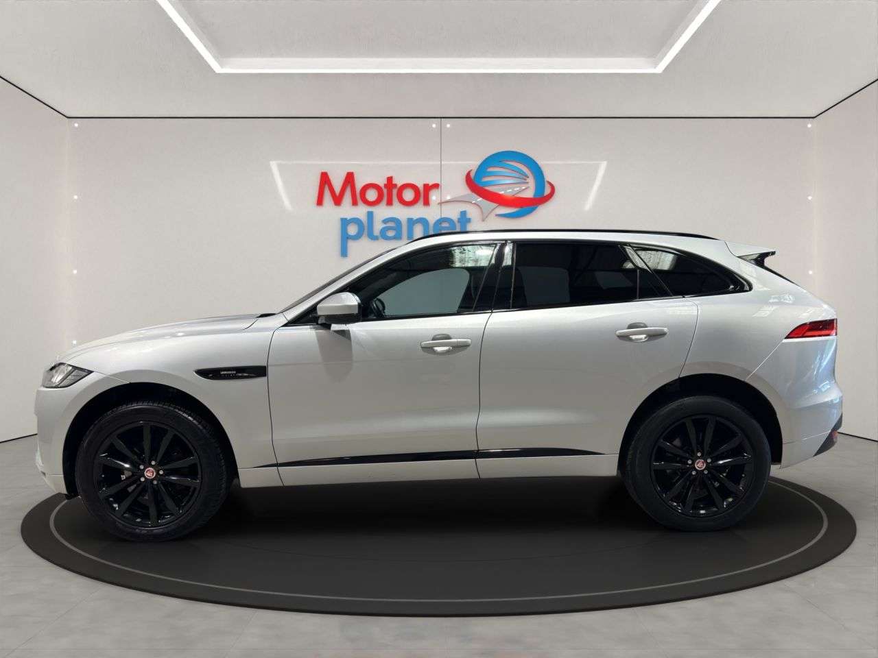 A 2020 JAGUAR F-PACE 2.0 D240 R-Sport SUV 5dr Diesel Auto AWD Euro 6 (s/s) (240 ps) A 2020 JAGUAR F-PACE 2.0 D240 R-Sport SUV 5dr Diesel Auto AWD Euro 6 (s/s) (240 ps)