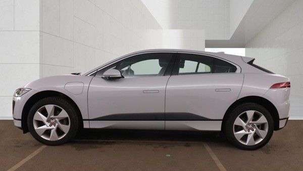 A 2022 JAGUAR I-PACE 400 90kWh SE SUV 5dr Electric Auto 4WD (400 ps) A 2022 JAGUAR I-PACE 400 90kWh SE SUV 5dr Electric Auto 4WD (400 ps)