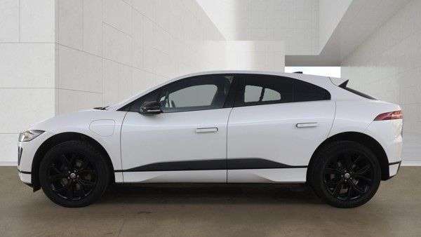 A 2023 JAGUAR I-PACE 400 90kWh HSE Black SUV 5dr Electric Auto 4WD (400 ps) A 2023 JAGUAR I-PACE 400 90kWh HSE Black SUV 5dr Electric Auto 4WD (400 ps)