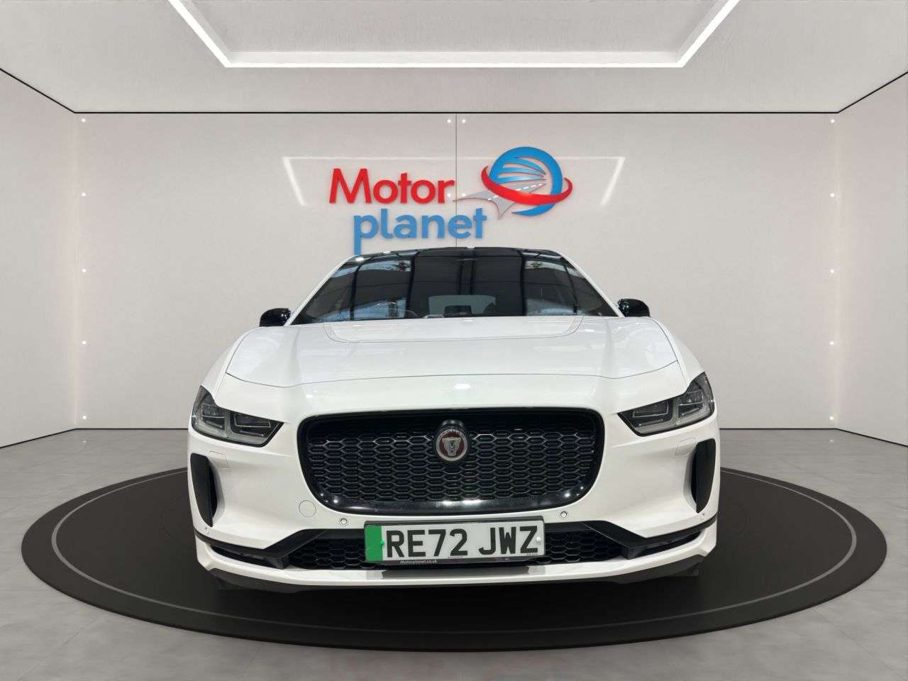 A 2023 JAGUAR I-PACE 400 90kWh HSE Black SUV 5dr Electric Auto 4WD (400 ps) A 2023 JAGUAR I-PACE 400 90kWh HSE Black SUV 5dr Electric Auto 4WD (400 ps)