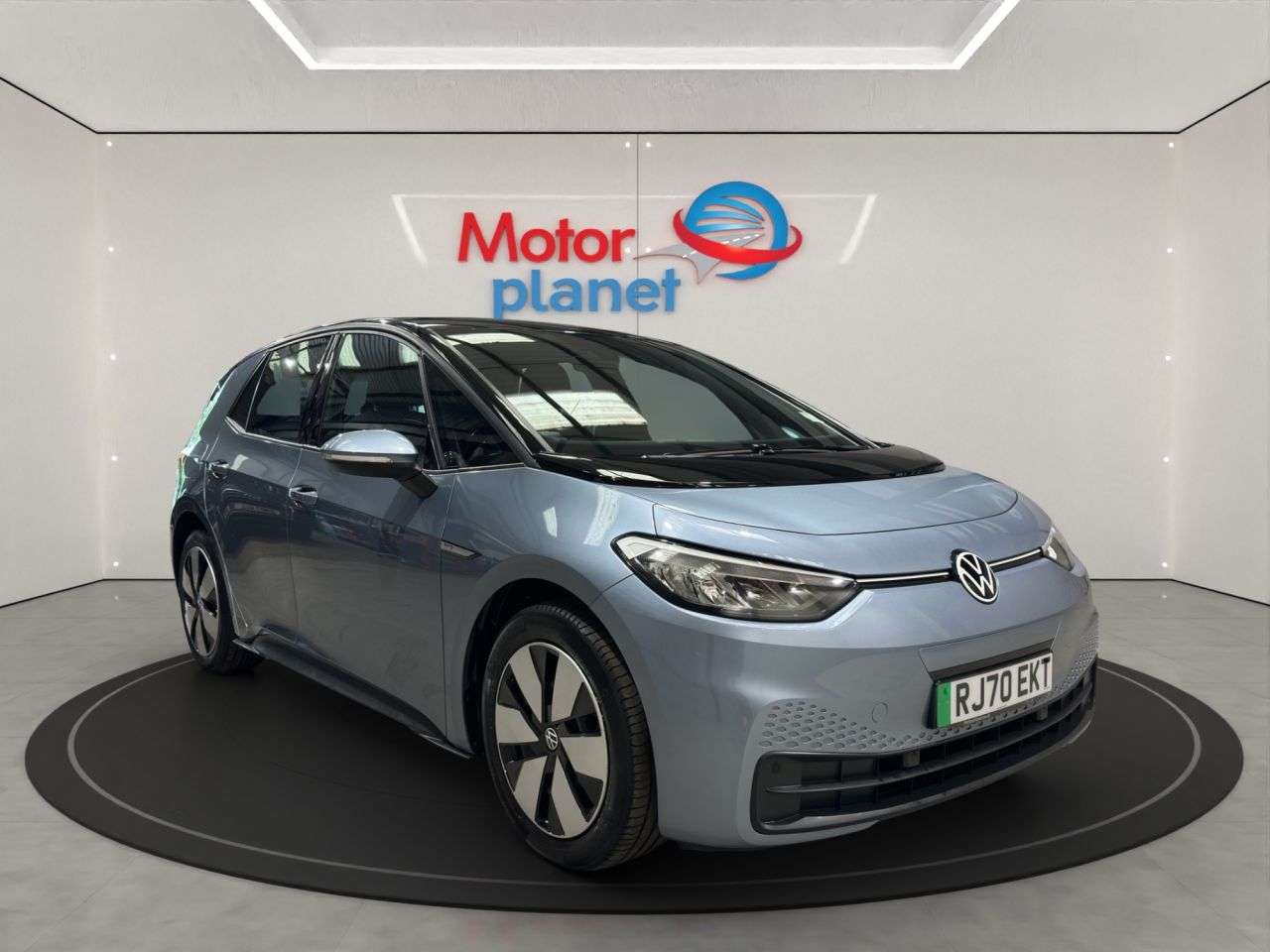 A 2020 VOLKSWAGEN ID.3 Pro Performance 58kWh Life Hatchback 5dr Electric Auto (204 ps) A 2020 VOLKSWAGEN ID.3 Pro Performance 58kWh Life Hatchback 5dr Electric Auto (204 ps)