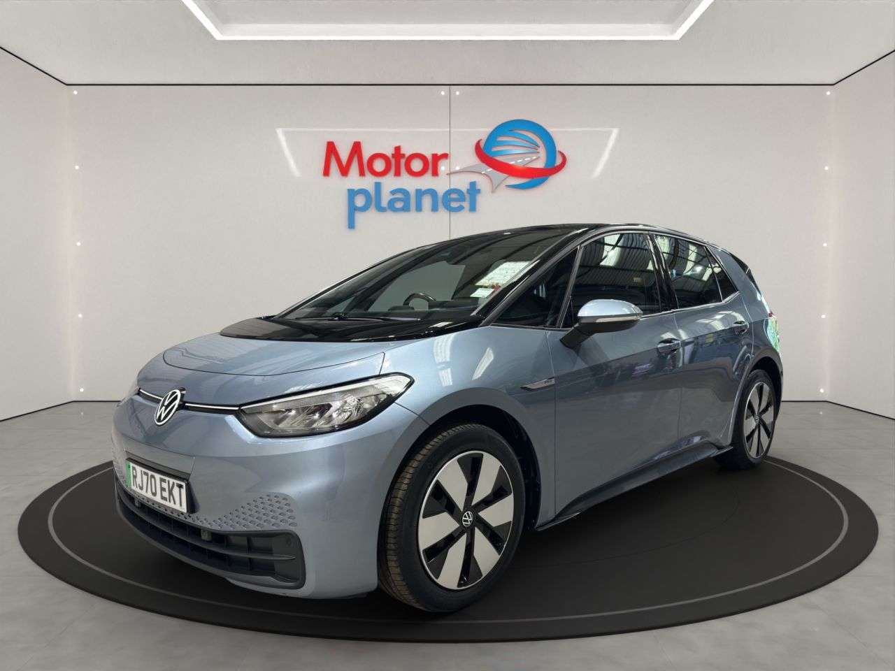 A 2020 VOLKSWAGEN ID.3 Pro Performance 58kWh Life Hatchback 5dr Electric Auto (204 ps) A 2020 VOLKSWAGEN ID.3 Pro Performance 58kWh Life Hatchback 5dr Electric Auto (204 ps)
