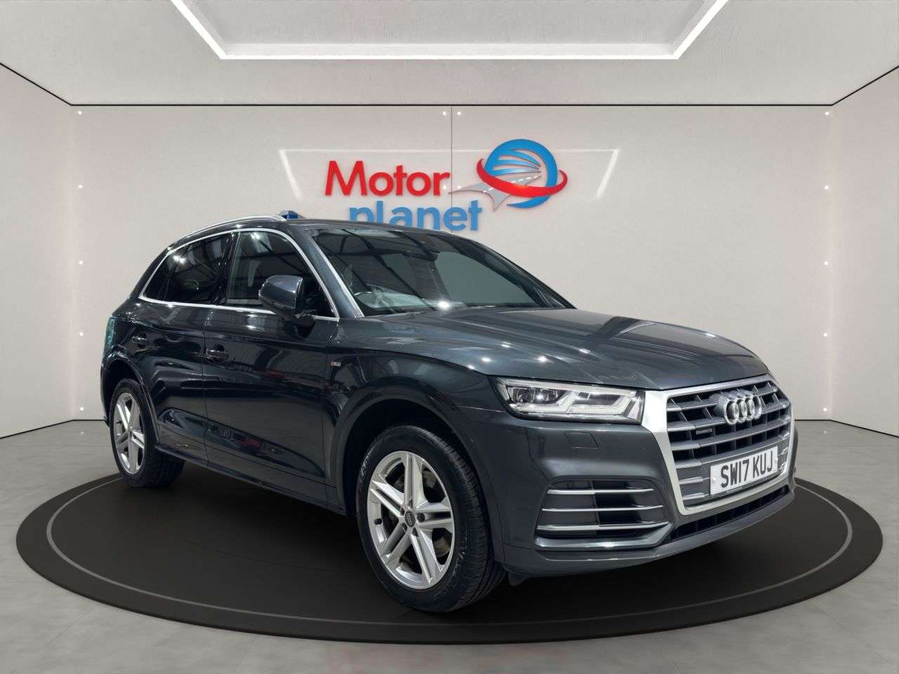 A 2017 AUDI Q5 2.0 TDI S line SUV 5dr Diesel S Tronic quattro Euro 6 (s/s) (190 ps) A 2017 AUDI Q5 2.0 TDI S line SUV 5dr Diesel S Tronic quattro Euro 6 (s/s) (190 ps)