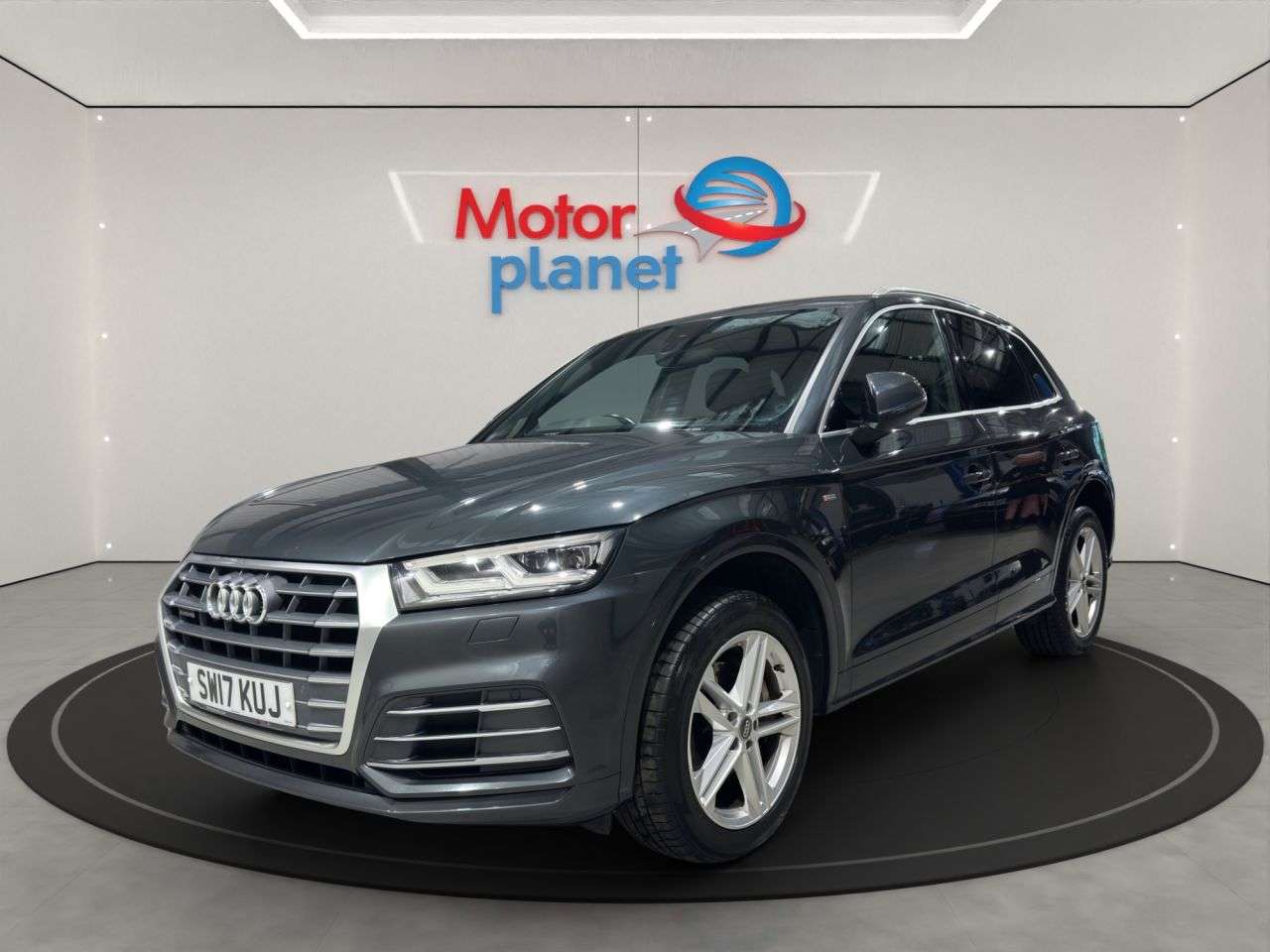 A 2017 AUDI Q5 2.0 TDI S line SUV 5dr Diesel S Tronic quattro Euro 6 (s/s) (190 ps) A 2017 AUDI Q5 2.0 TDI S line SUV 5dr Diesel S Tronic quattro Euro 6 (s/s) (190 ps)