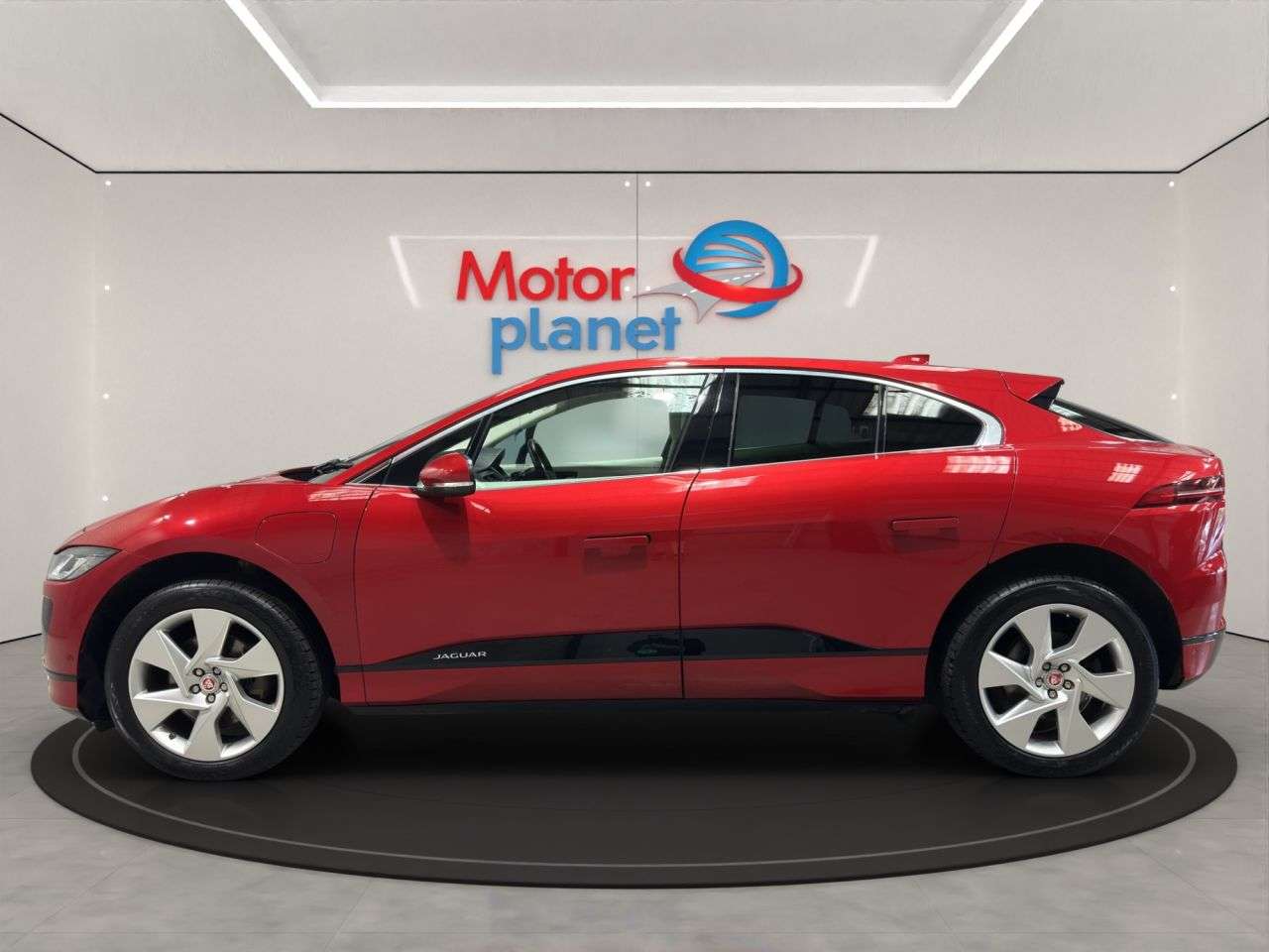 A 2020 JAGUAR I-PACE 400 90kWh SE SUV 5dr Electric Auto 4WD (400 ps) A 2020 JAGUAR I-PACE 400 90kWh SE SUV 5dr Electric Auto 4WD (400 ps)