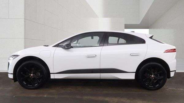 A 2022 JAGUAR I-PACE 400 90kWh Black SUV 5dr Electric Auto 4WD (400 ps) A 2022 JAGUAR I-PACE 400 90kWh Black SUV 5dr Electric Auto 4WD (400 ps)
