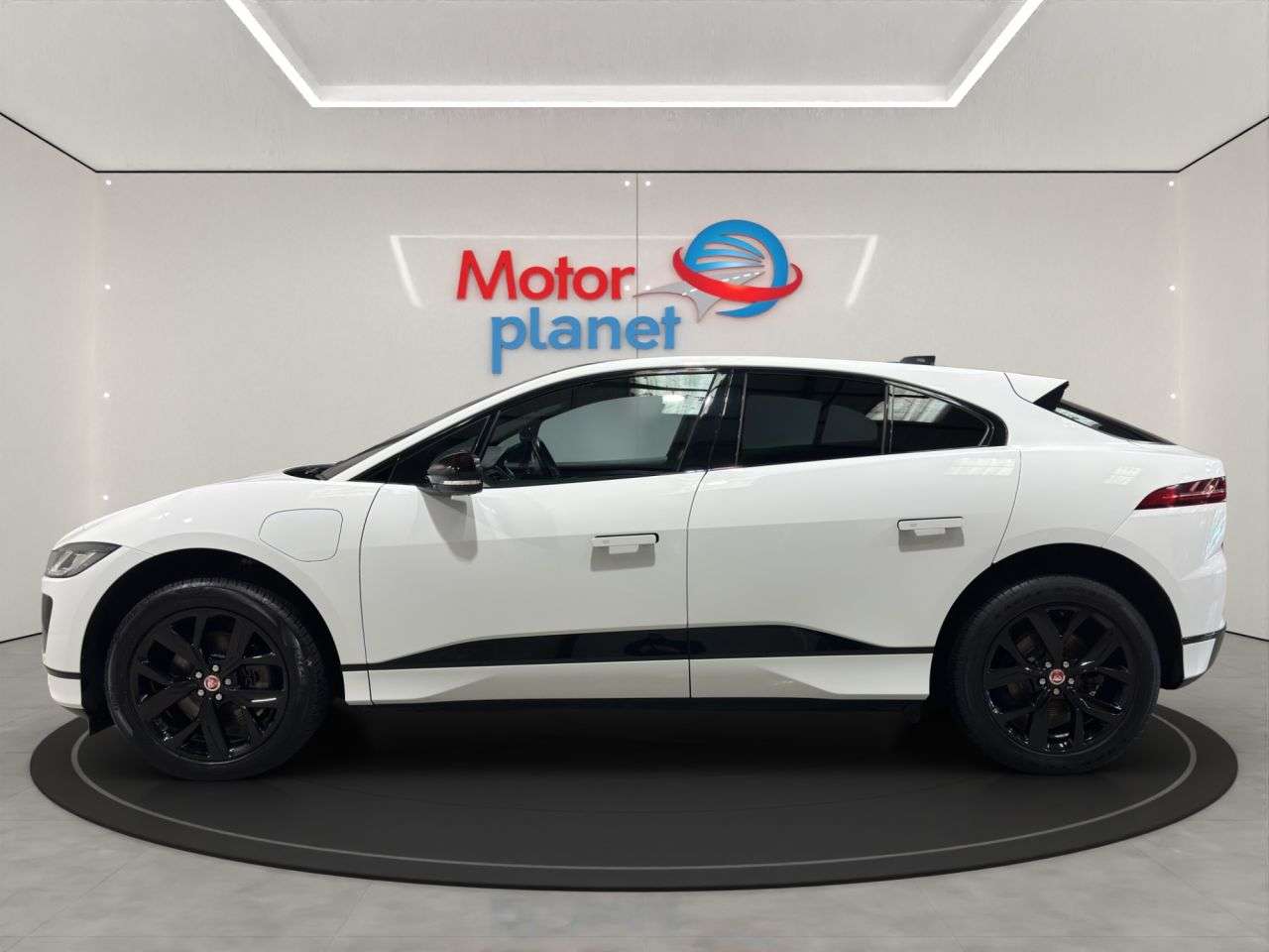A 2022 JAGUAR I-PACE 400 90kWh Black SUV 5dr Electric Auto 4WD (400 ps) A 2022 JAGUAR I-PACE 400 90kWh Black SUV 5dr Electric Auto 4WD (400 ps)